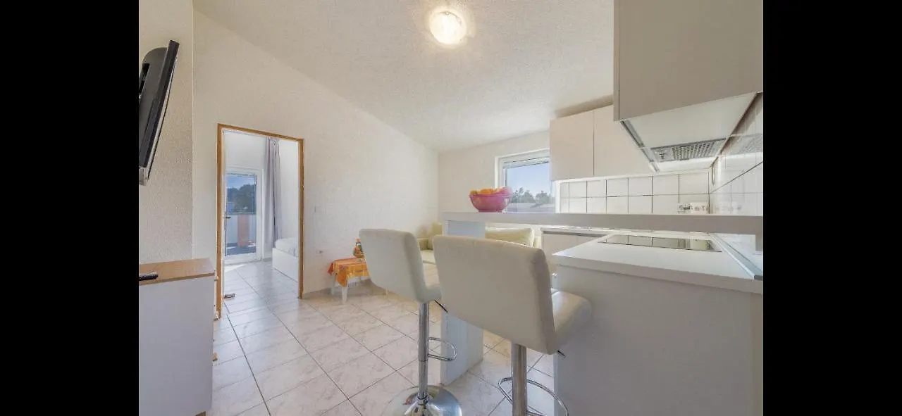 Aurum Luxury Apartments Vir